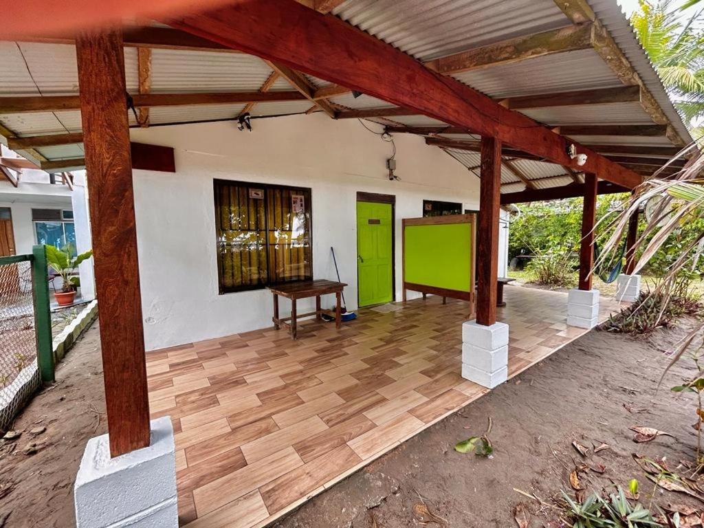 Casa Turtle Bogue Hotel Tortuguero Exterior photo